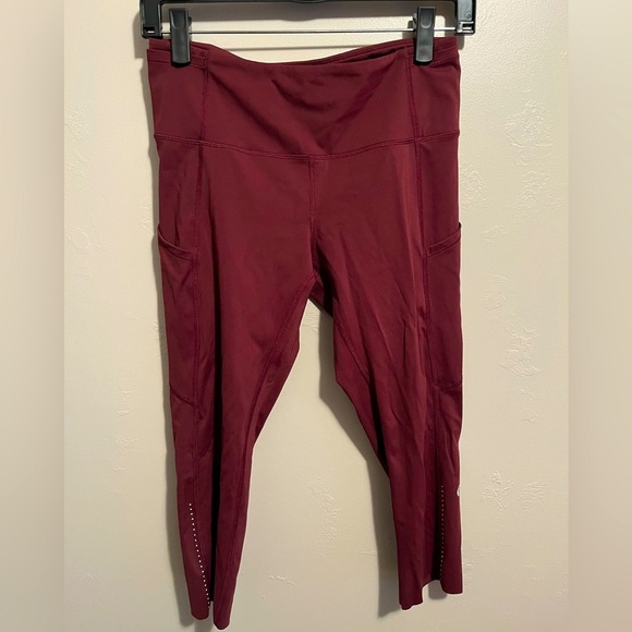Lululemon Women Dark Sport Red Fast Free Crop II Nulux 19" Reflective Pant - Picture 2 of 12
